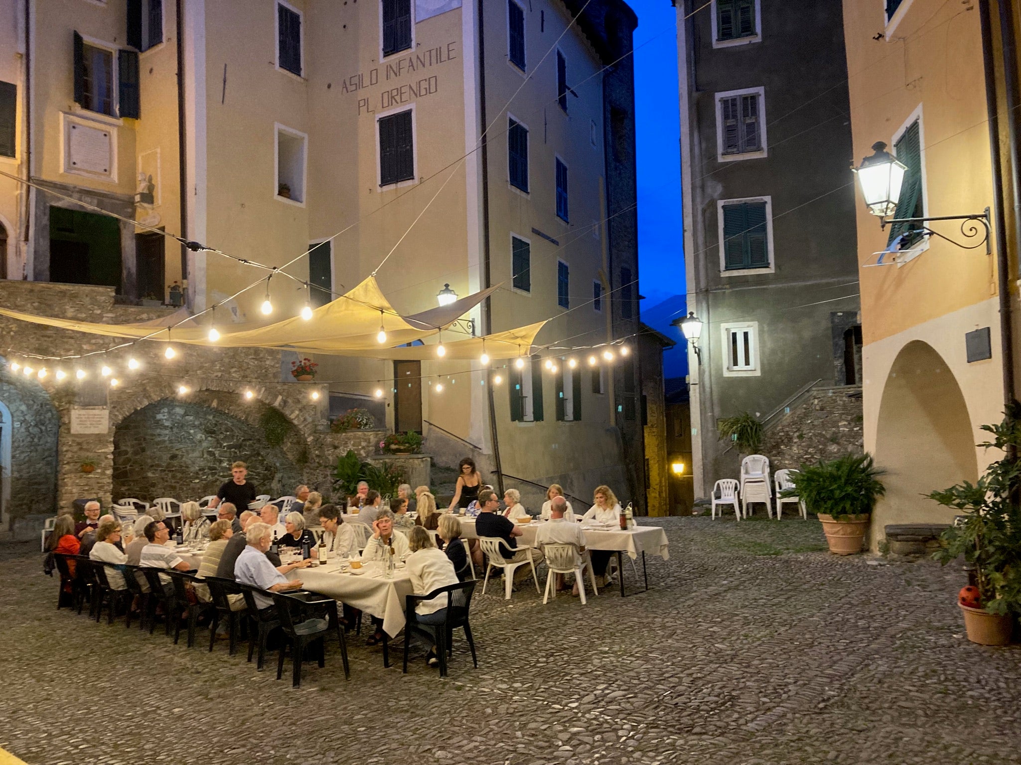 Aftensmad under den italienske stjernehimmel