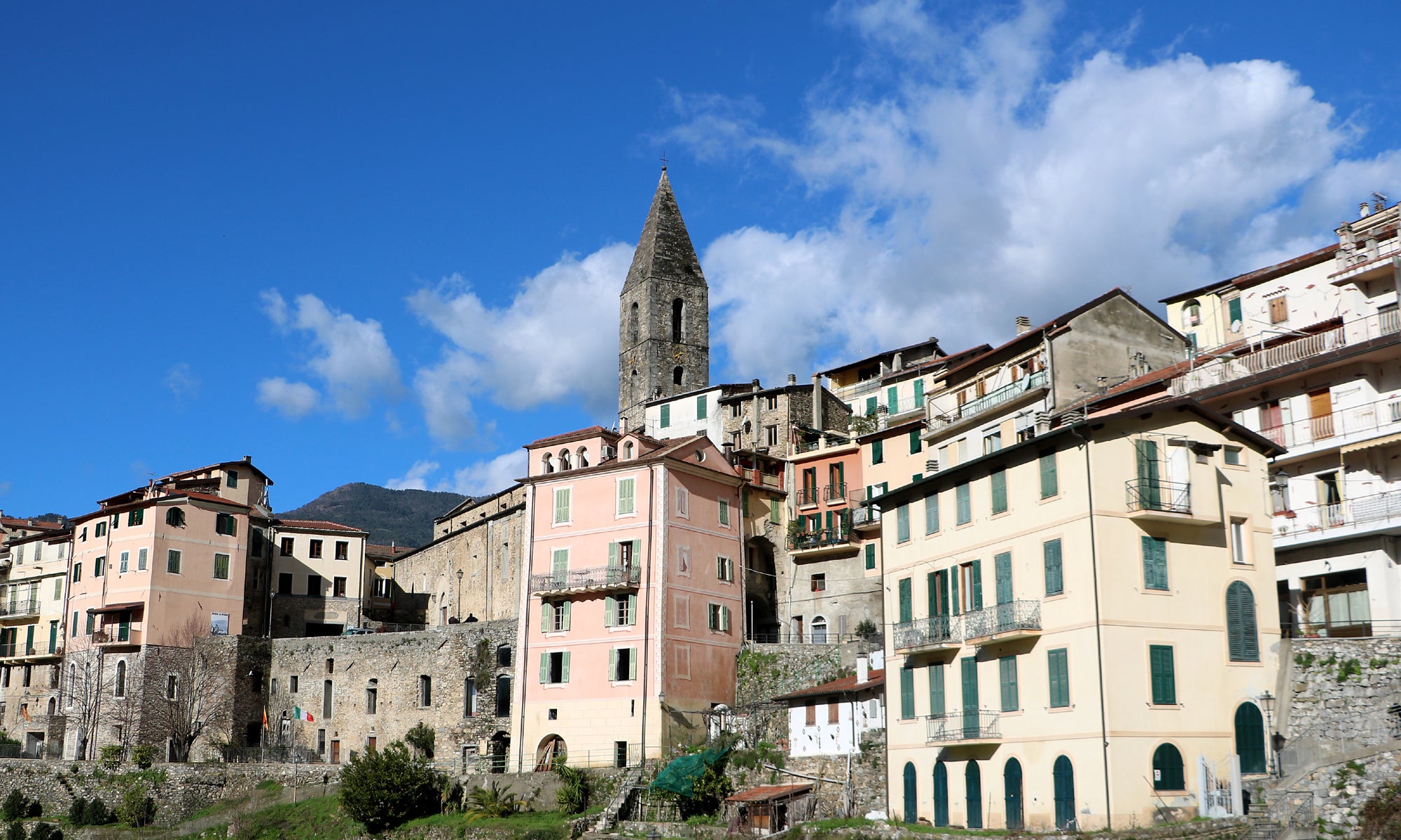 Udsigt over idylliske Pigna