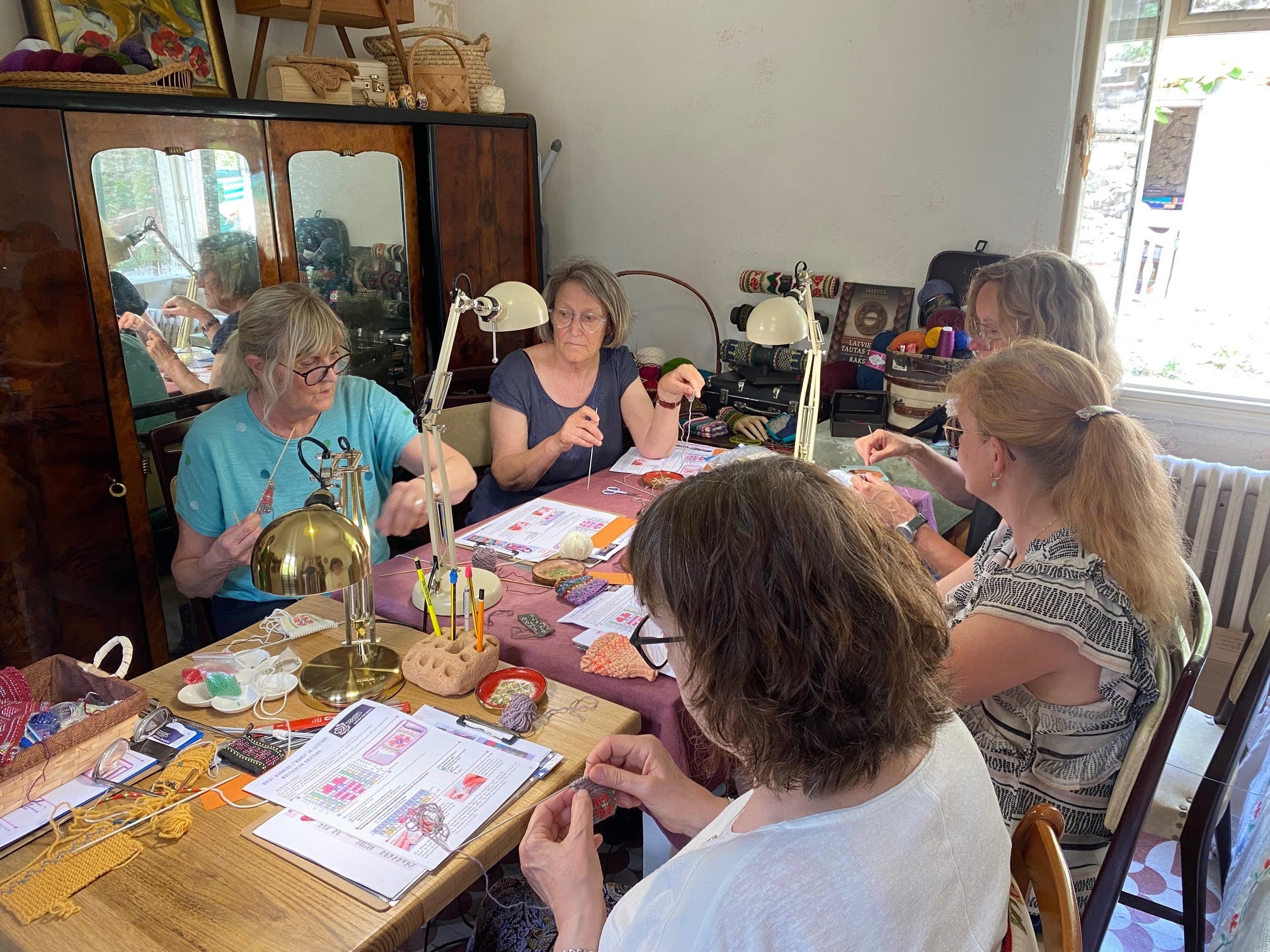 Strikkekursus: Din Guide til at Lære at Strikke i Inspirerende Omgivelser