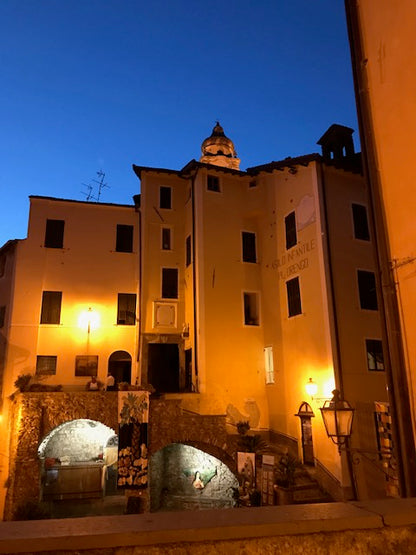 piazzaen_by_night