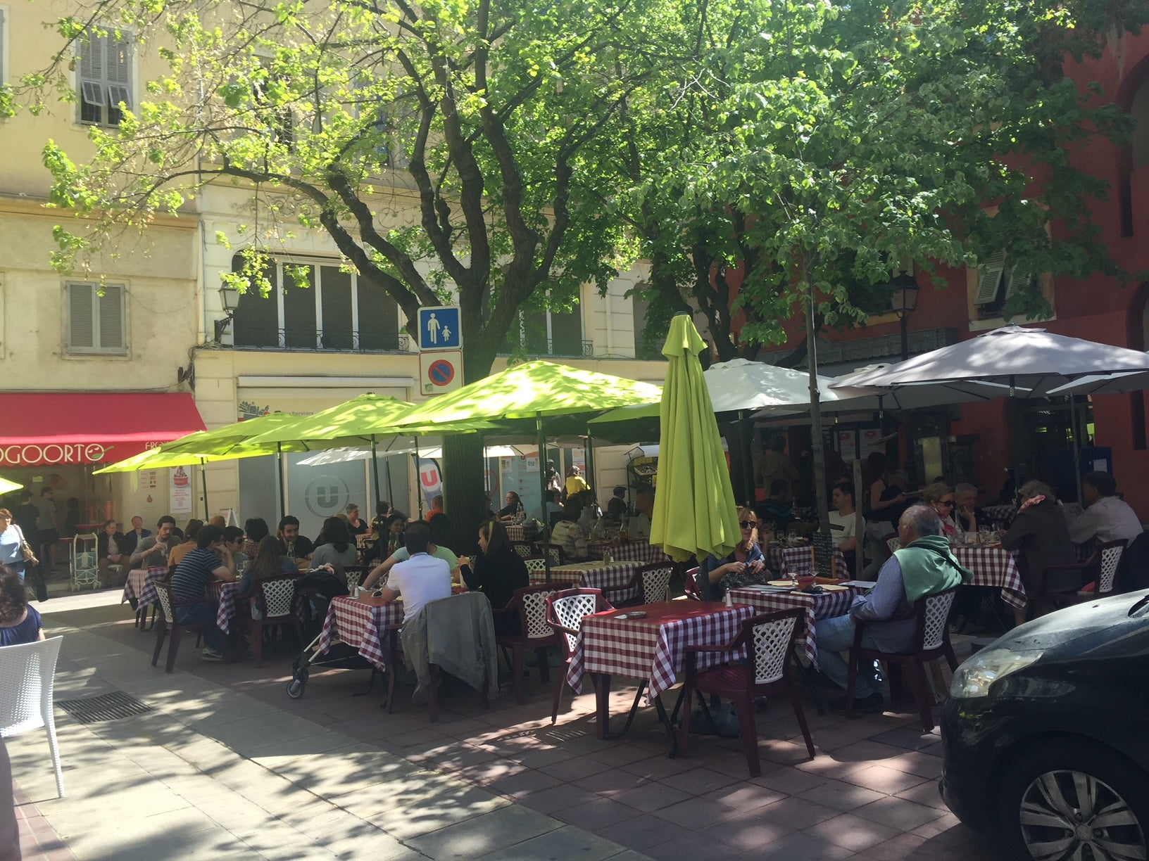 Udendørsliv i Veux 
Nice