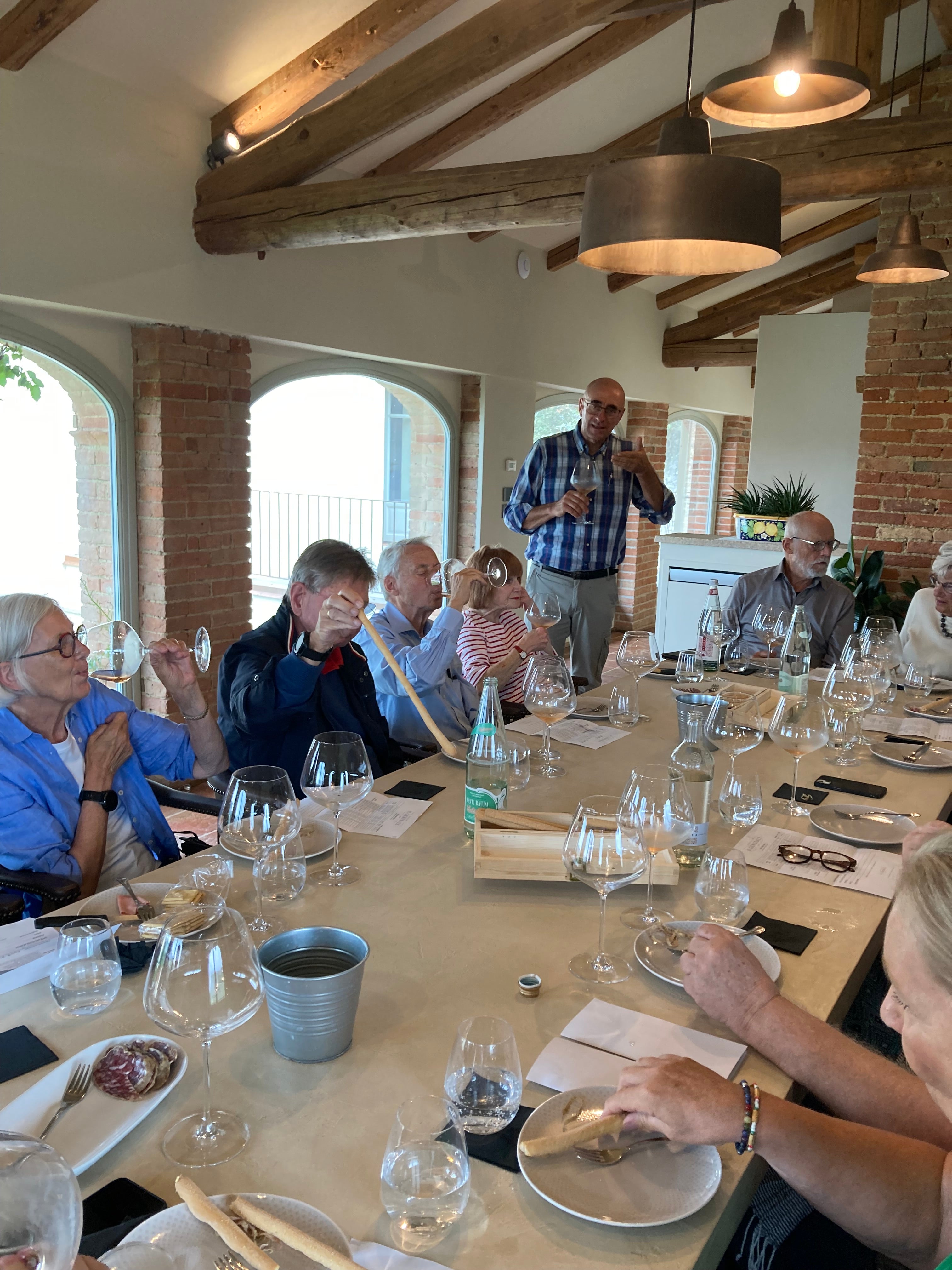 Vinsmagning hos Mauro Dogliani