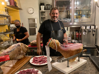 Værten Alessio i Serra Lunga