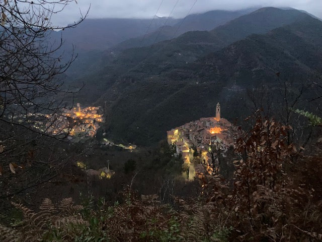 Pigna og Castelvittorio i tusmørket