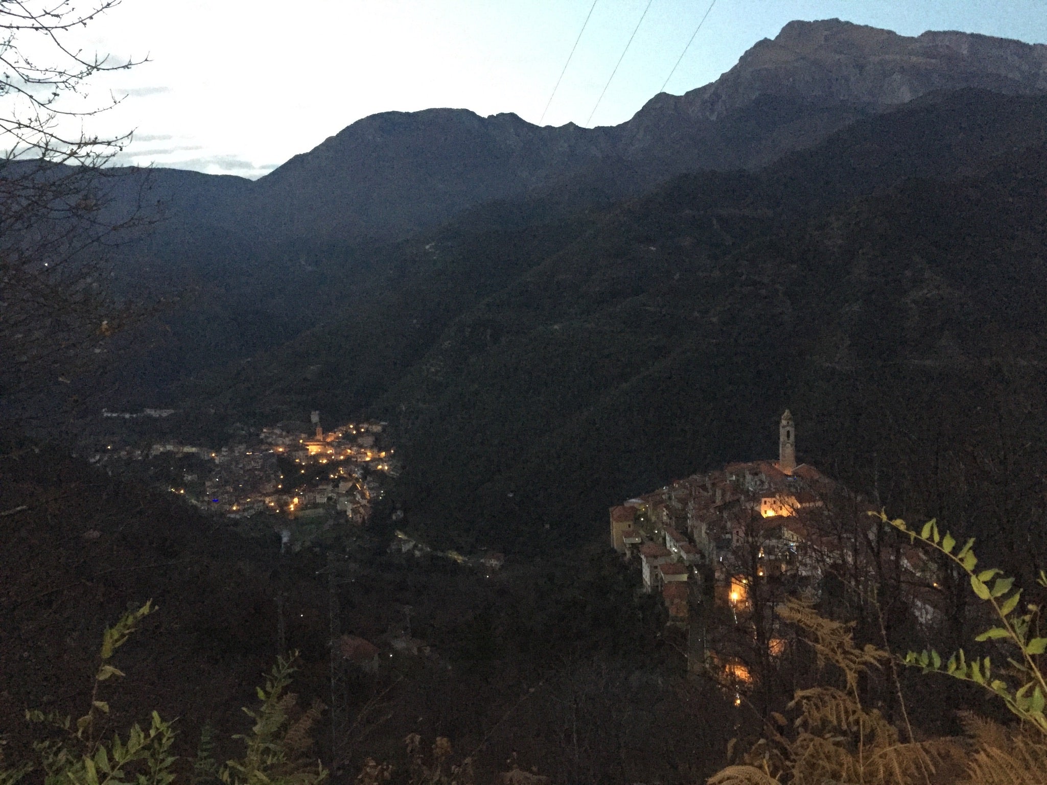 IPIgna og Castel Vittorio i skumringen