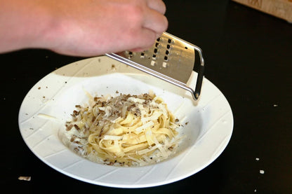 Revet trøffel på tagliatelle - Umm!